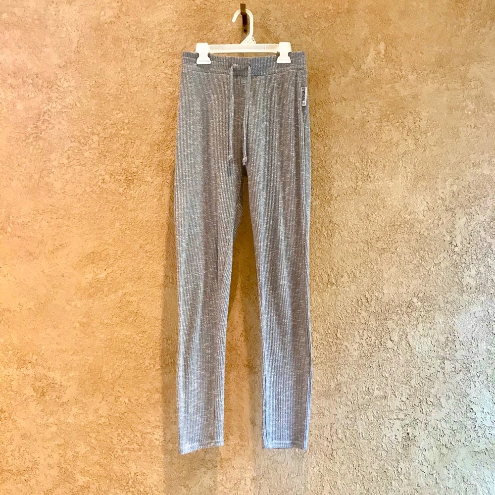 Gymshark- Light Grey Slounge Legging